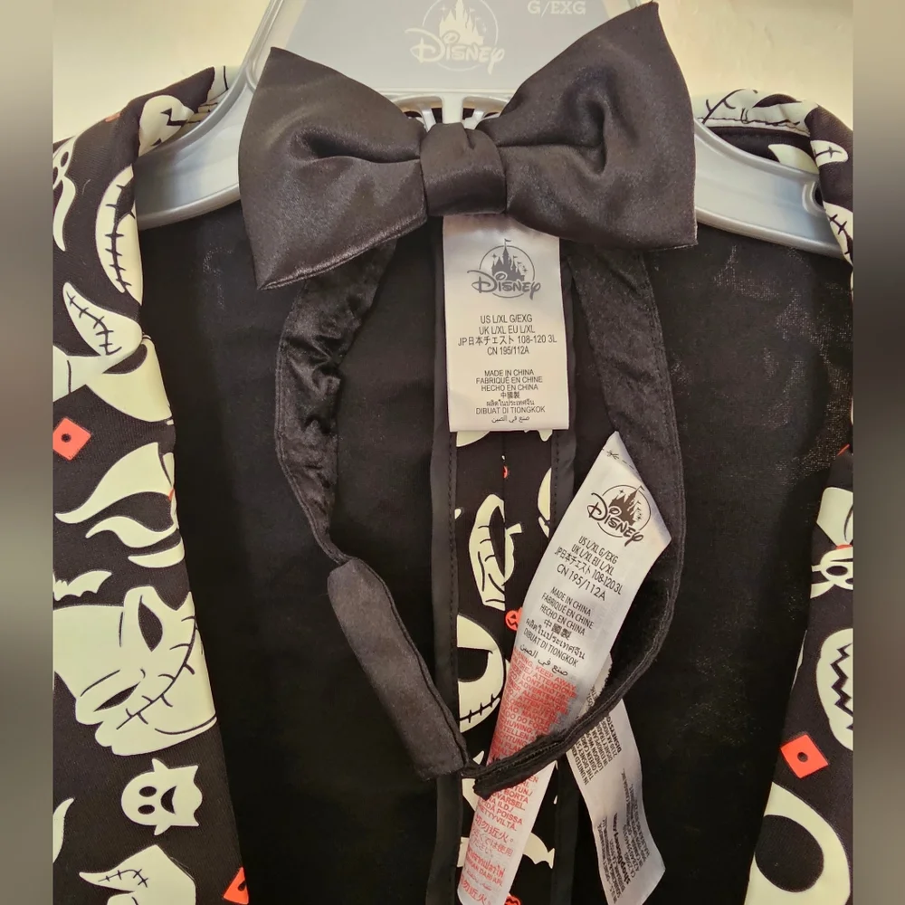 Disney‎ NWT Nightmare Before Christmas Black and White Blazer with Bow Tie Sz XL